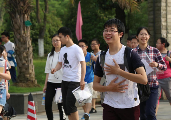 公益圆梦中高考；成都武侯军盛医院倾情助力癫